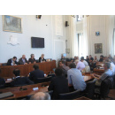 Immagine: Tassametri finti, lavoratori sfruttati e auto non assicurate: le accuse dei taxisti milanesi a UBER