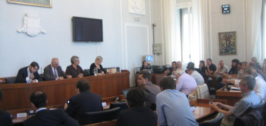 Tassametri finti, lavoratori sfruttati e auto non assicurate: le accuse dei taxisti milanesi a UBER