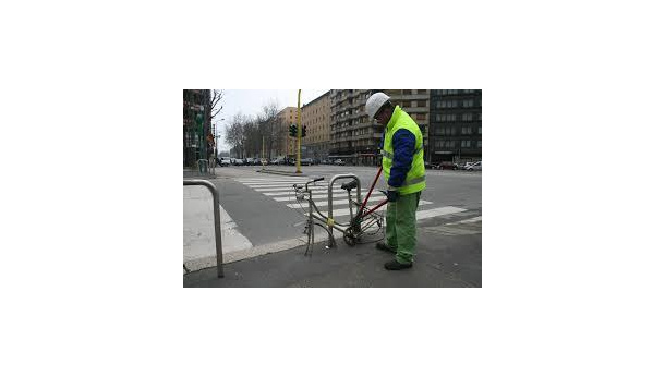 Immagine: Biciclette abbandonate: in 6 mesi a Milano prelevati 667 rottami