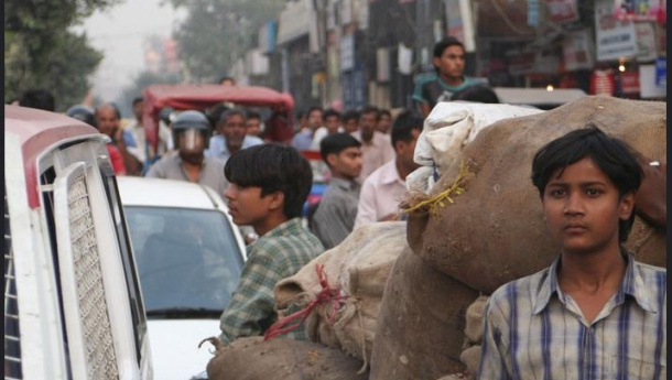 Immagine: Nuova Delhi sull'orlo del collasso: 80 milioni di auto e 1000 nuove immatricolazioni al giorno