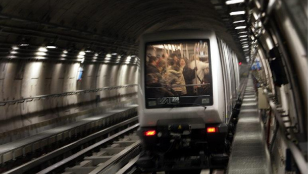 Immagine: L'animazione corre sulla Metro di Torino