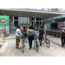 Immagine: Torino, il primo viaggio di un ciclista in metro