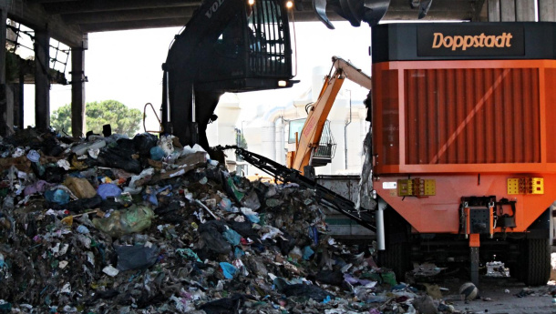 Immagine: Piano rifiuti a Roma: tritovagliatore e rifiuti fuori città