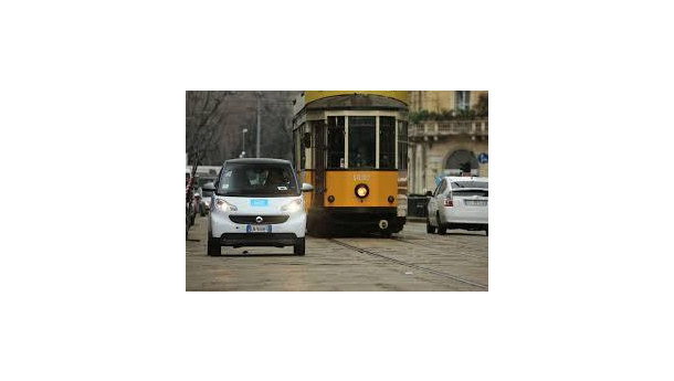 Immagine: car2go, il pioniere del car sharing in Italia, compie 1 anno a Milano