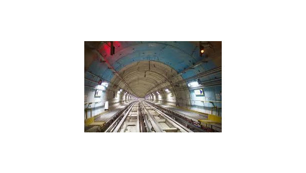 Immagine: Torino, il Consiglio comunale discute sui finanziamenti della linea 2 della metro con il sindaco Fassino