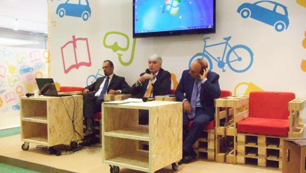 Immagine: Fiera del levante. Rifiuti (pugliesi) e servizio pubblico alla luce del programma Cottarelli