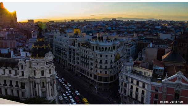 Immagine: Madrid raddoppia il centro pedonale: altri due quartieri chiusi al traffico dal 1° gennaio