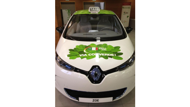 Immagine: Via col Verde: a Roma arrivano i primi taxi 100% elettrici d'Italia