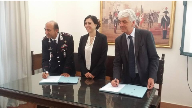 Immagine: Roma, Ama e Carabinieri insieme per la raccolta differenziata