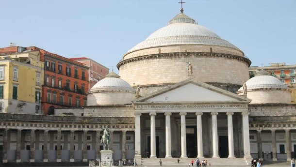 Immagine: Napoli, dal 6 ottobre tornano i blocchi del traffico il lunedì, mercoledì e venerdì