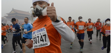 Smog, la maratona di Pechino era da fermare?