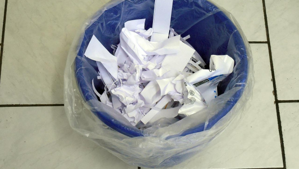 Immagine: Torino, raccolta differenziata: a settembre cala il calo della carta