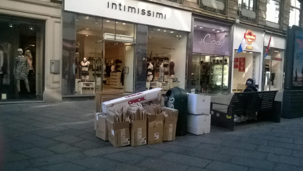 Immagine: Via Garibaldi, il venerdì di Cartacinesca  a Torino |Video e foto