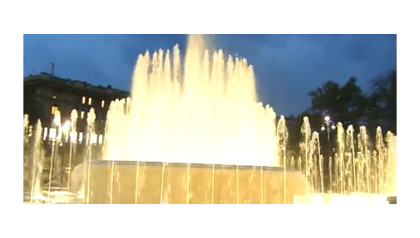 Immagine: L'illuminazione LED arriva alla fontana del Castello Sforzesco, la