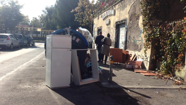 Immagine: Roma, 120 tonnellate di rifiuti ingombranti e speciali in una sola giornata