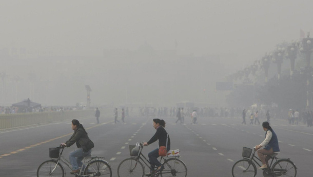 Immagine: Smog a Pechino: se non si può ripulire l'aria, si possono ripulire i dati...