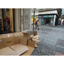 Immagine: Storie di cartone abbandonati. Ma cosa succede in via Garibaldi?