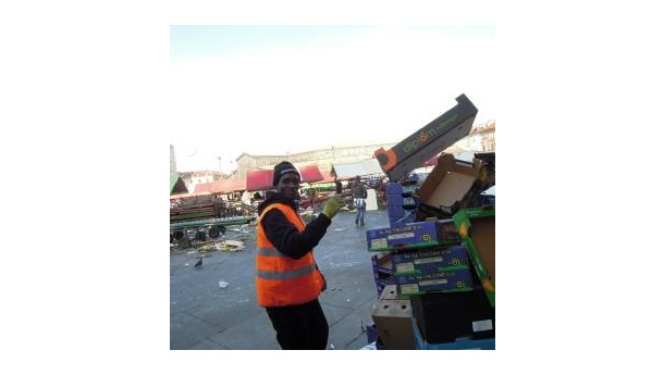 Immagine: Cartoniadi, la coscienza degli immigrati per gli imballaggi da riciclare