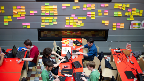 Immagine: Autobus e tecnologia beacon: a Roma il primo Mobility Hackathon