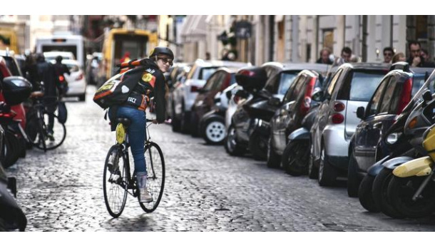Immagine: Codice della strada, torna il “senso unico eccetto bici”