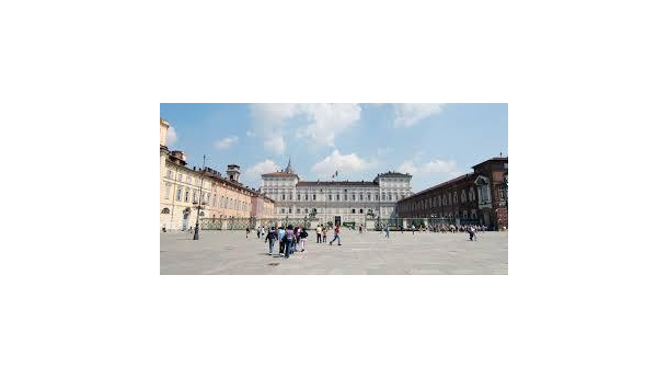 Immagine: Torino, piazza Castello sarà completamente pedonale