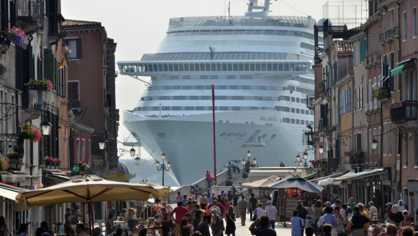 Immagine: Grandi navi a Venezia, il Tar Veneto annulla il divieto di transito nei canali Giudecca e S.Marco