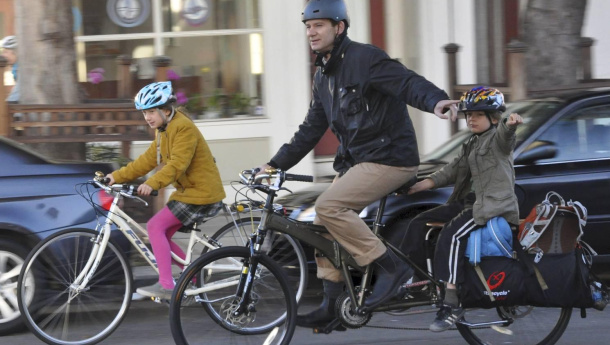 Immagine: In bici al lavoro, l'indagine di Fiab