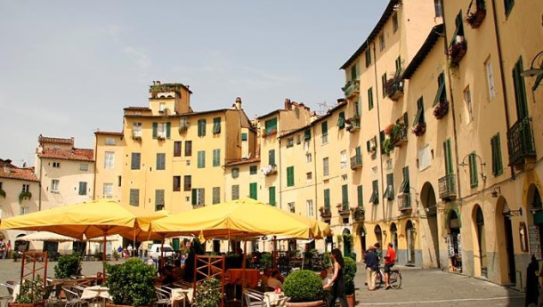 Immagine: Lucca, a scuola s'impara la raccolta differenziata giocando a carte