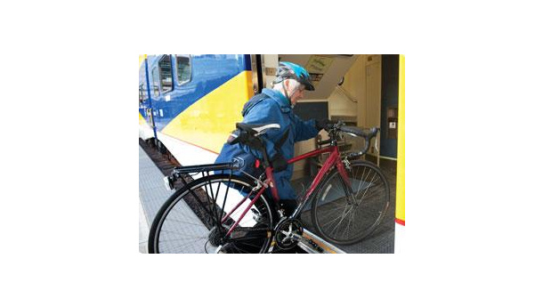 Immagine: Bici in treno, Trenitalia apre