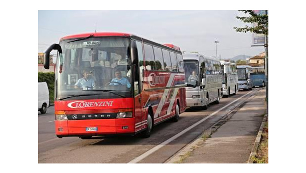 Immagine: Ecotassa per i bus turistici in entrata a Torino nel 2015 e 2016, il dibattito in Consiglio comunale