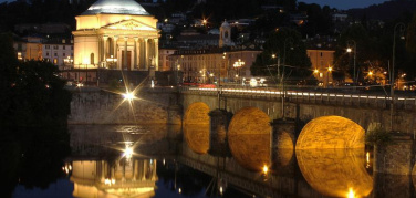 Intervento contro l'inquinamento luminoso in città. Difendendo i pipistrelli difendiamo anche la qualità della vita umana