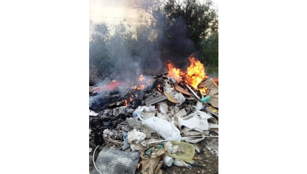 Immagine: Rimozione e smaltimento di rifiuti abbandonati su aree pubbliche. Un bando della Regione Puglia rivolto ai comuni