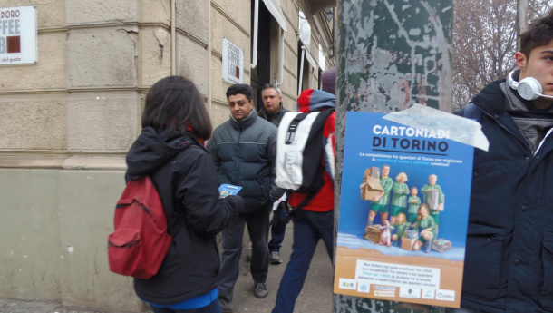 Immagine: CarTOniadi, l'uscita della scuola media Rosselli per festeggiare la vittoria del quartiere Vanchiglia | Foto
