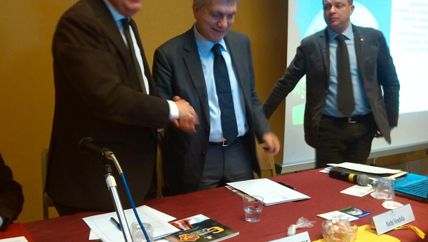 Immagine: Comuni Ricicloni e accordo Conai. Vendola: 