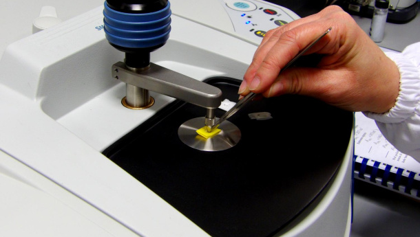 Immagine: Shopper con il trucco. L'inchiesta su La Nuova Ecologia