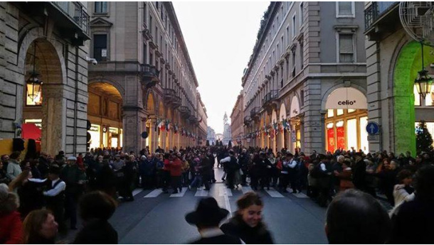 Immagine: Via Roma, il 70% dei torinesi vuole che sia pedonale