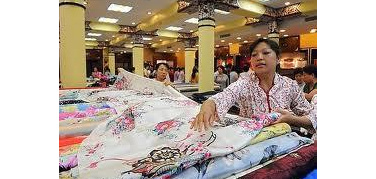 Raccolta differenziata, con il progetto #Ungestocheconta la campagna di informazione rivolta ai commercianti cinesi