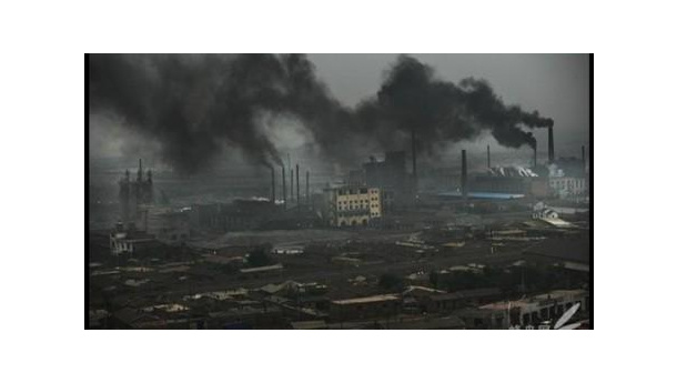 Immagine: Cina, Pechino ferma le acciaierie che si sottraggono ai controlli ambientali