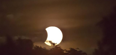 Eclissi, Terna impone il distacco degli impianti eolici e fotovoltaici