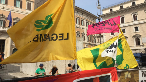 Immagine: Ecoreati: a Roma il sit-in di fronte alla Camera dei Deputati