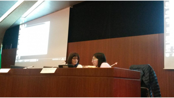 Immagine: Le #formichinesalvacibo della Galvani presentano il loro lavoro durante il convegno di regione Lombardia 