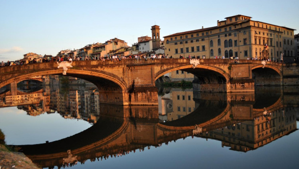 Immagine: Firenze, via da Palazzo Vecchio tutte le rastrelliere per bici