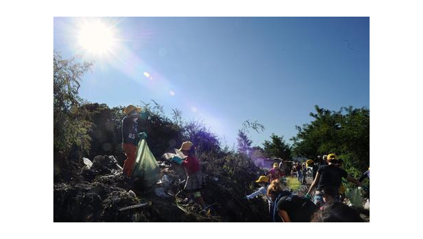 Immagine: Let's Clean Europe, al via la campagna contro il littering e l'abbandono dei rifiuti