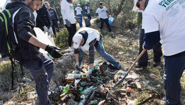 Immagine: Let’s Clean Up Europe! Puliamo Terlizzi aderisce all'iniziativa con il suo 96° intervento