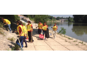 A Roma pulizia straordinaria dei parchi urbani: raccolti rifiuti e lanciata campagna #salviamoiltevere
