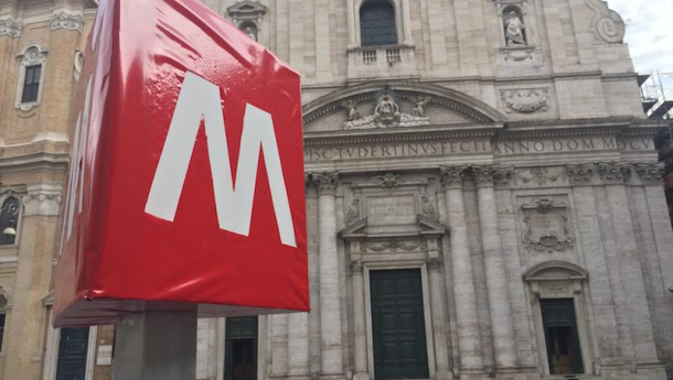 Immagine: Flash mob a piazza Chiesa Nuova a Roma: appare una fermata della Metro C
