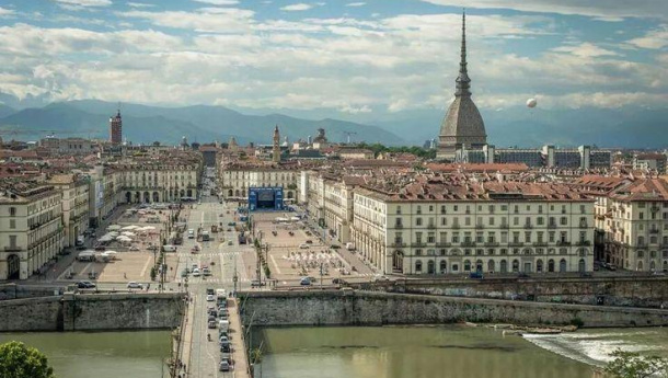 Immagine: Domenica senza auto e senza la raccolta rifiuti nel centro di Torino per la visita di Papa Francesco
