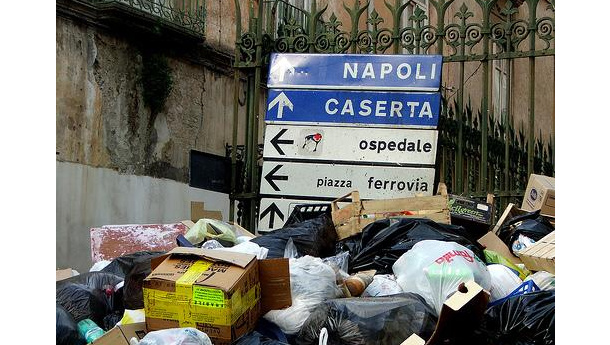 Immagine: Rifiuti in Campania, maxi-multa all'Italia dalla Corte europea | La sentenza completa