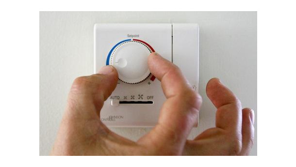 Immagine: Consigli per risparmiare usando il condizionatore. Da Bio Eco Geo e Facile.it