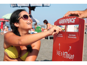 Greenpeace: a Roma volontari e turisti mobilitati per un Mediterraneo 100% rinnovabile